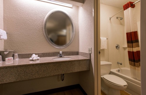 White Hall Hotel | Red Roof Inn Fairmont