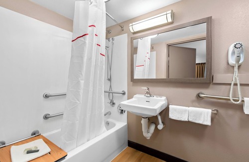 Harrisburg Hotel | Red Roof Inn Harrisburg North