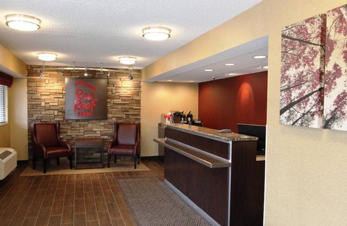 South Hills Hotel | Red Roof Inn PLUS Pittsburgh South - Airport