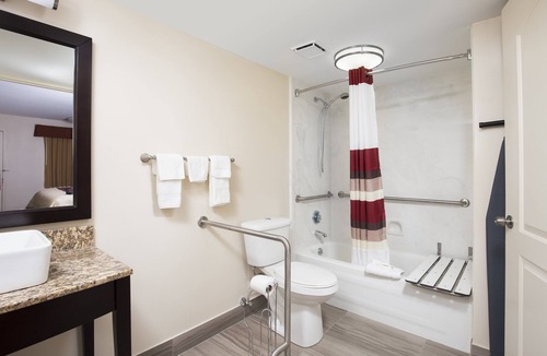 Irondale Hotel | Red Roof Inn PLUS+ Birmingham East - Irondale/Airport