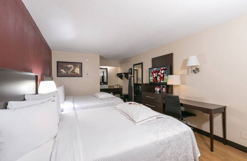 South Hills Hotel | Red Roof Inn PLUS+ Pittsburgh South - Airport