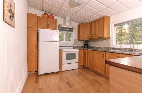 Georgian Bay Cottage | Relax and Enjoy 6 bedrooms cottage on Sandy Beach 1.5 Hours from Toronto