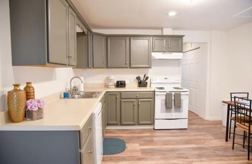 South Hills House | Relax & Feel At Home During Your Pittsburgh Stay