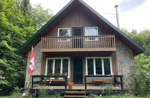 Lindsay Cottage | Relax, Peace & Tranquility surrounded by nature: Modern Farmhouse Style Cottage