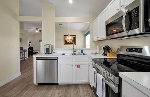 Davenport Villa | Relaxing 4 Bedroom w/Pool ~ 30min to Disney & Legoland