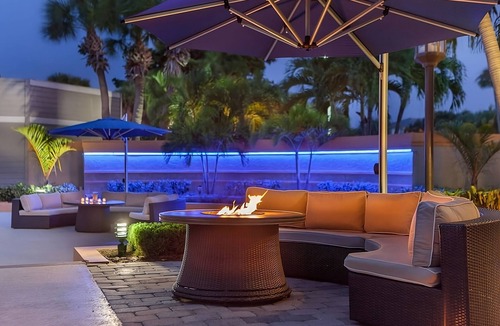 Stuart House | Relaxing Oasis by the Sea! On-site Pools and Dining, Near Bathtub Reef Beach!