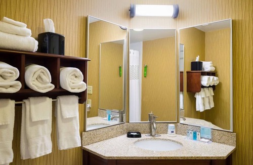 Selinsgrove Hotel | Relaxing Selinsgrove Locale - Business & Leisure Mix | 2 Units