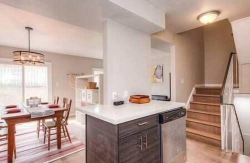 Victoria Hills House | Remodeled 5 beds home for Monthly & Longer Stay