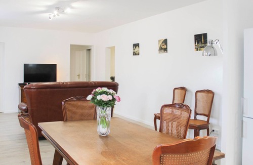 Drancy Apartment | Renovated 2-bedroom apartment