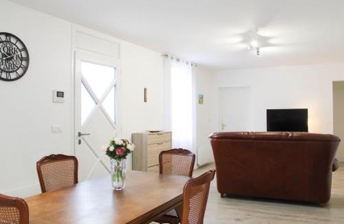 Drancy Apartment | Renovated 2-bedroom apartment