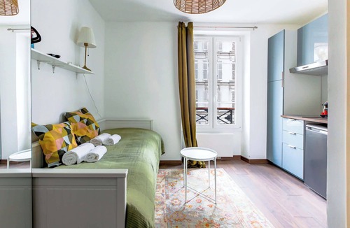 Belleville Apartment | Renovated studio 2 pers Bastille/Oberkampf A/C