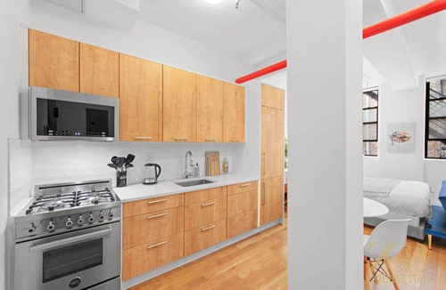 Hell's Kitchen Apartment | Renovated Studio in Midtown w/Laundry & Elevator