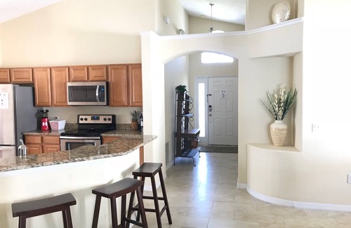 Eagle Pointe South House | Renovated Waterfront 4Bd/2Bth Home w/Pool&Spa 20Min to Disney/Shops/Universal