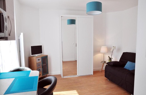 Centre Apartment | RESIDENCE ROCHEGUDE-Studio n°2-PROCHE LA DEFENSE/PARIS