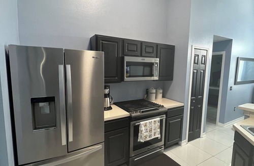 Westbury House | Residential Westbury 4BR Pool Home near Disney Parks