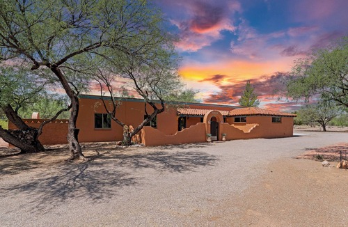Tubac House | Resort living with private pool and hot tub