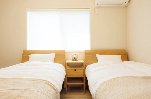 Yawatano House | ResortVilla Natural J / Ito Shizuoka