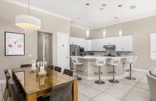 Reunion Villa | Reunion Bliss | 5 Bed Luxury Villa with Southwest Facing Pool & Spillover Spa