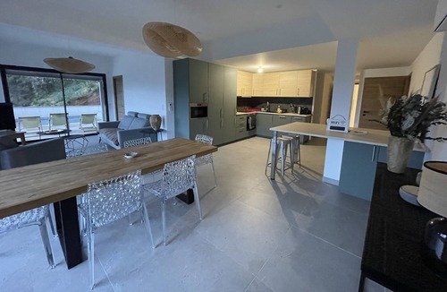 Molini Apartment | Rez-de-villa, 135 m2, Piscine, vue sur Montagnes