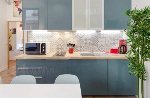 Notre Dame Apartment | Right next to Notre Dame,Seine &Shakespeare &Co in the heart of the Latin Qtr!