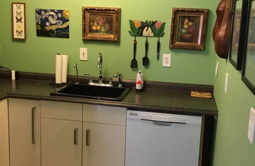 Danboro House | River Retreat with private apartment and deck on the beautiful Delaware River