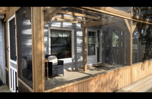 Ryerson Cottage | Riverbend Waterfront Cottage