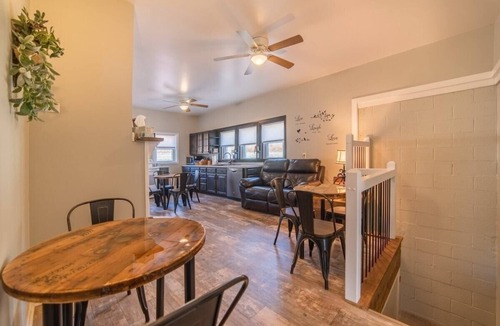 Loyalton House | Riverside Vista | Fire Pit, Sunroom + Kayaks!