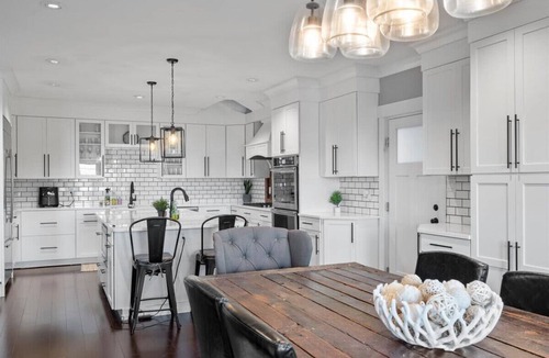 Mount Washington House | Riverview Retreat - Roof Top Deck Overlooking Pittsburgh