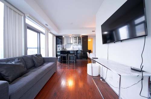 Downtown Toronto Apartment | Rivetstays - The Studios