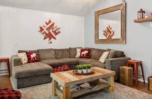 Whitestone Cabin | Rock Point Cottage Escape