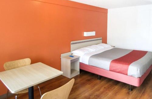 Altoona Hotel | Rodeway Inn Altoona Orchard Plaza