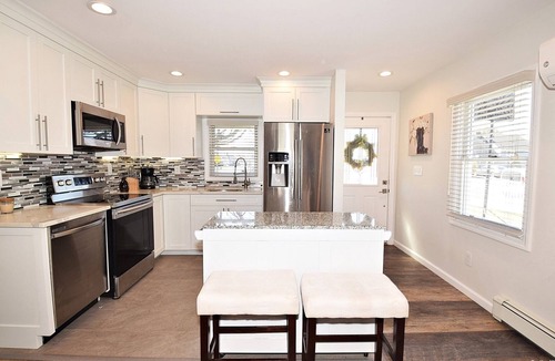 Levittown House | Romance Vacation Sweet Home