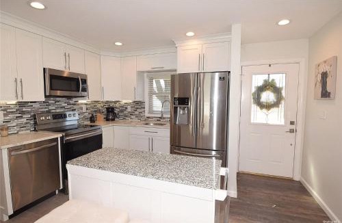Levittown House | Romance Vacation Sweet Home