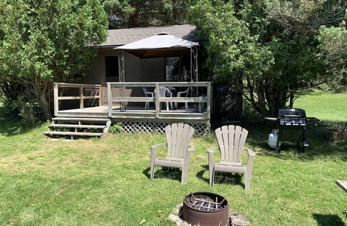 Unorganized Centre Parry Sound Cabin | Romantic BEACH CABIN for two