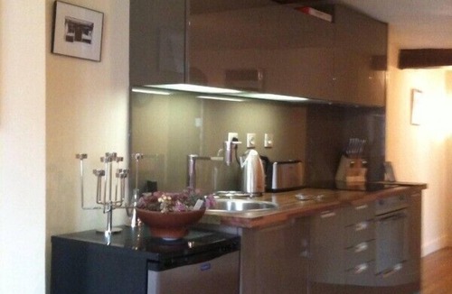 Les Iles Apartment | Romantic Paris apartment, large 1 bedroom on the chic Ile Saint Louis