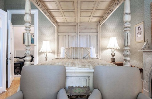 Stratford Apartment | Romeo and Juliet Stone Maiden Inn