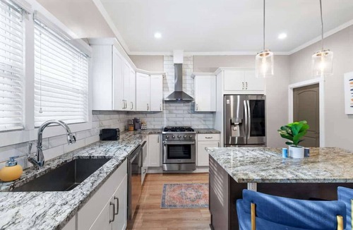 Lower Lawrenceville House | Rooftop Patio, Projector, Pet-friendly & Parking