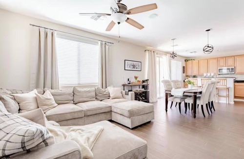 Marana House | Room for rent inside a large home in Marana