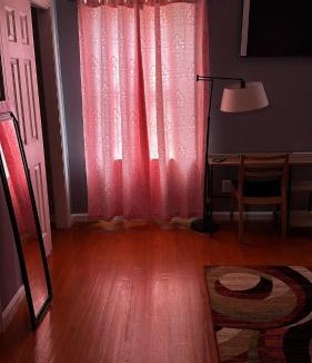 Newark House | Room G DIVINE VILLA AND RESORT, 6 MINS TO AIRPORT, 4MINS TO PENN STATION.