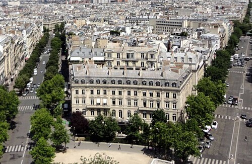 20th Arrondissement Apartment | Room in Gambetta for Solo Travelers