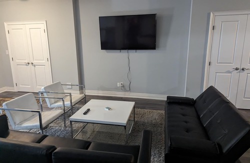 Grimsby House | Room Rental in Large Grimsby Home by the Lake