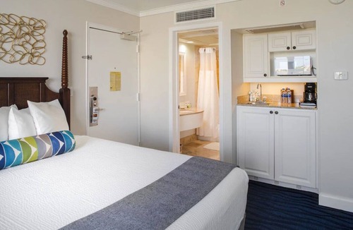 St. Pete Beach Hotel | Room With Balcony, Modern Retreat, Explore Island Adventures, Onsite Pools!