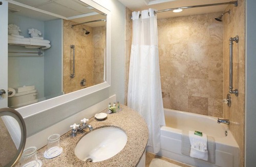 St. Pete Beach Hotel | Room With Balcony, Modern Retreat, Explore Island Adventures, Onsite Pools!