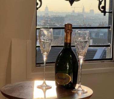 Quartier de la Folie-Mericourt House | Rooms with fabulous view on Paris roofs