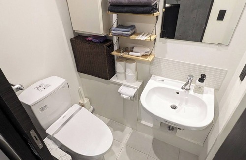 Akasaka Apartment | RoppongiAkasaka TATAMIhouse / Minato-ku Tokyo