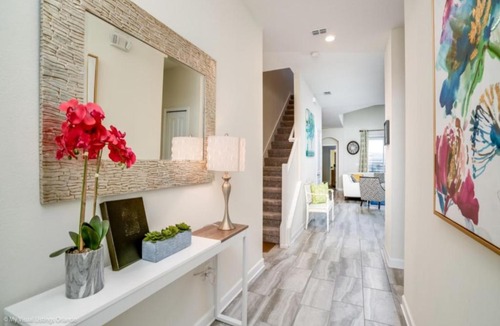 Davenport House | Rosalind Comes with Free Water Park