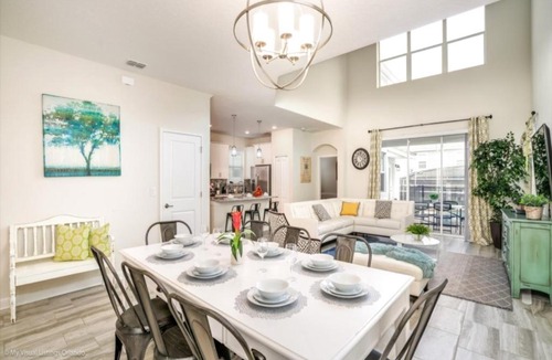 Davenport House | Rosalind Comes with Free Water Park
