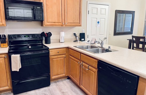 Mesquite Condo | Rosewood Retreat by Mesquite Vacation Rentals with Community Amenities, 2 Car Garage and $510 in free daily activities
