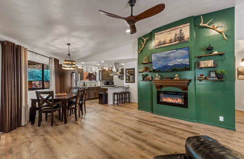 Kachina Village Cabin | Round Rock | 3BR/2BA | Spend Spring in Flagstaff!