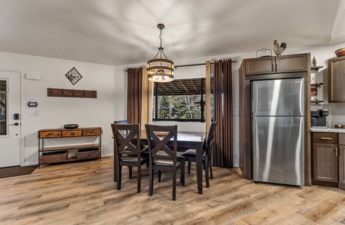Kachina Village Cabin | Round Rock | 3BR/2BA | Spend Spring in Flagstaff!
